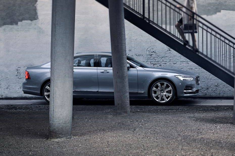 Volvo S90 2024 Colours, Available in 8 Colours in Singapore | Oto