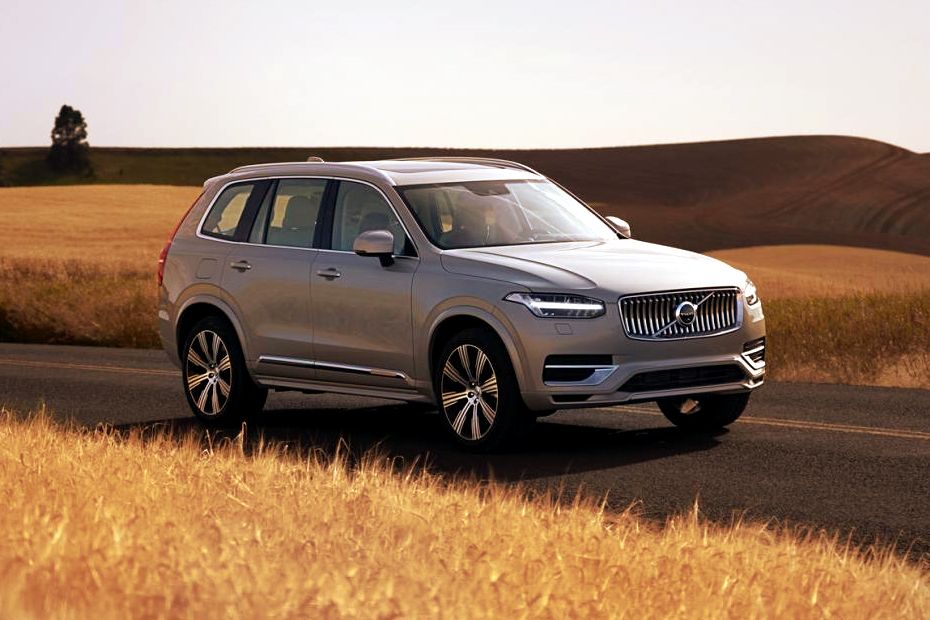 Discontinued Volvo XC90 T5 Momentum Features & Specs