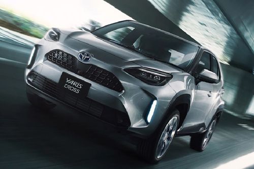 Toyota Yaris Cross Front Cross Side View