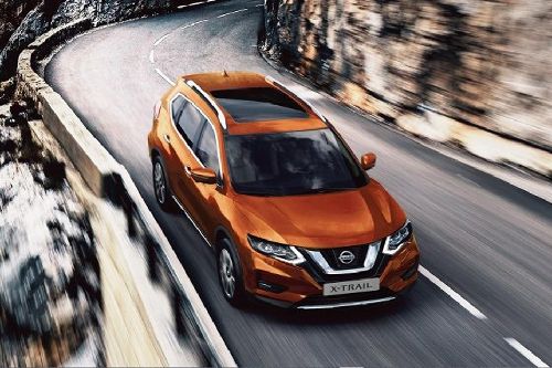 Nissan X-Trail Front Medium View