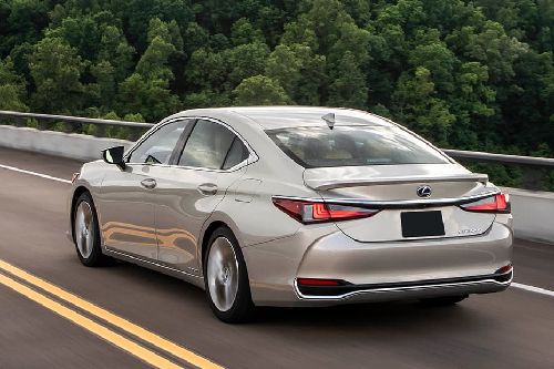 Rear Cross Side View of Lexus ES Rear Cross Side View of Lexus ES