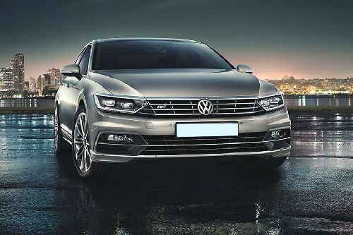 Volkswagen Passat Front Medium View Volkswagen Passat Front Medium View