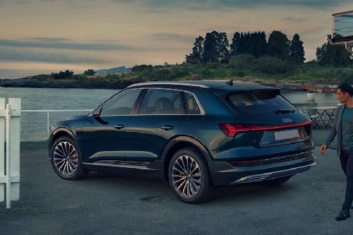 Rear Cross Side View of Audi e-tron Rear Cross Side View of Audi e-tron