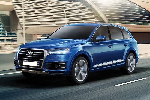 Audi Q7 Front Side View Audi Q7 Front Side View