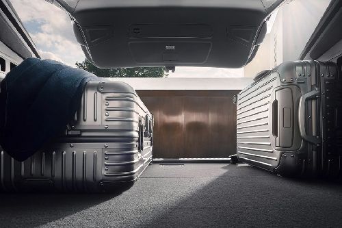 Storage Closer View of Audi RS 6 Avant Storage Closer View of Audi RS 6 Avant