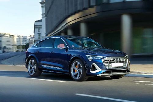 e-Tron S Sportback Front angle low view e-Tron S Sportback Front angle low view
