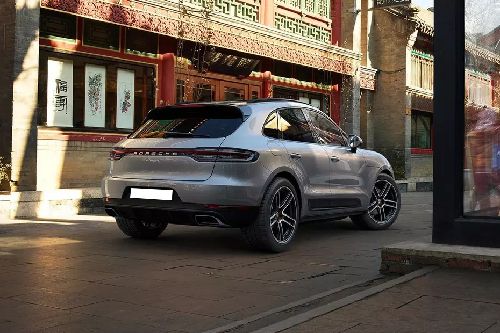Macan Rear angle view