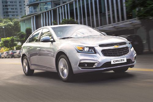 Chevrolet Cruze Front Medium View Chevrolet Cruze Front Medium View