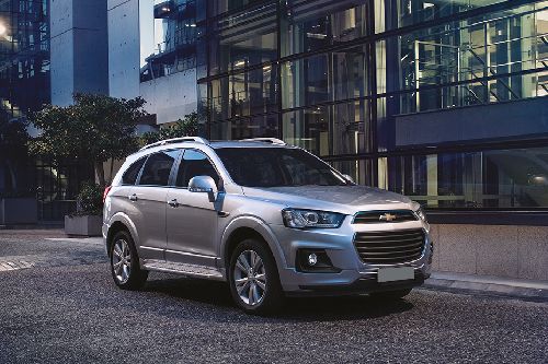 Chevrolet Captiva Front Cross Side View Chevrolet Captiva Front Cross Side View