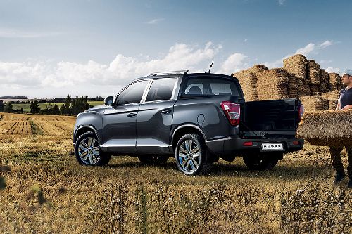 Rear Cross Side View of Ssangyong Musso Sport Rear Cross Side View of Ssangyong Musso Sport