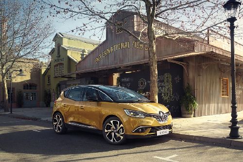 Renault Scenic Front Medium View