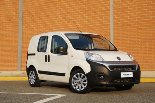 Fiat Fiorino Cargo Front Medium View