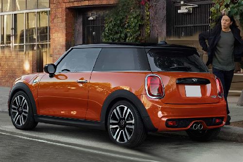 Rear Cross Side View of MINI 3 Door