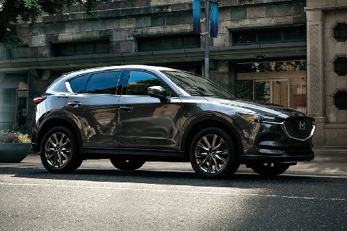 Mazda CX-5 Front Cross Side View Mazda CX-5 Front Cross Side View