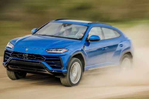 Lamborghini Urus Front Medium View Lamborghini Urus Front Medium View