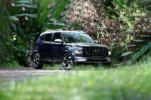 Hyundai Venue Front Medium View