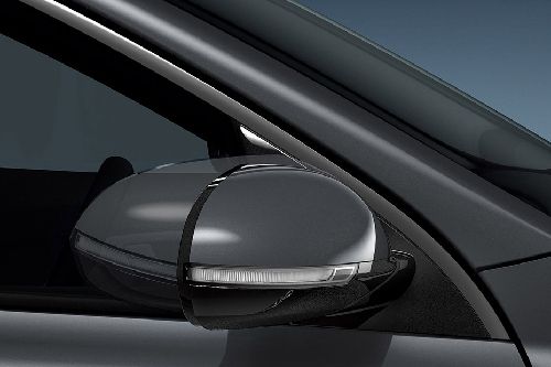Kia Niro Drivers Side Mirror Front Angle Kia Niro Drivers Side Mirror Front Angle