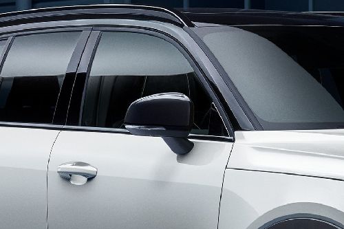 Volvo XC40 Drivers Side Mirror Front Angle Volvo XC40 Drivers Side Mirror Front Angle