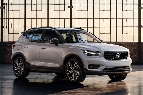 Volvo XC40 Front Cross Side View Volvo XC40 Front Cross Side View