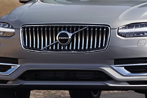 XC90 Grille View