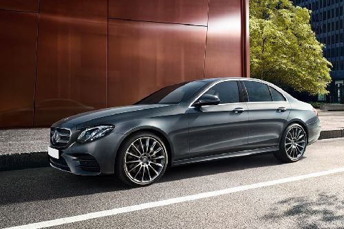 Mercedes-Benz E-Class Saloon Front Side View Mercedes-Benz E-Class Saloon Front Side View