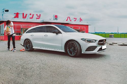 Mercedes-Benz CLA Shooting Brake Front Medium View Mercedes-Benz CLA Shooting Brake Front Medium View
