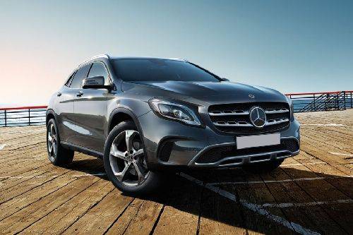 Mercedes-Benz GLA-Class Front Medium View