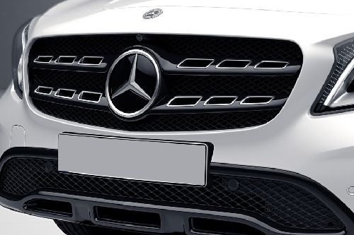 GLA-Class Grille View GLA-Class Grille View
