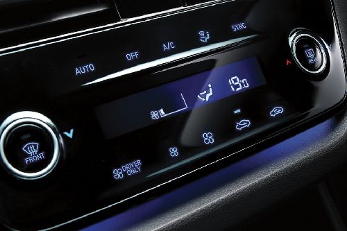Front AC Controls of Hyundai Ioniq Hybrid Front AC Controls of Hyundai Ioniq Hybrid