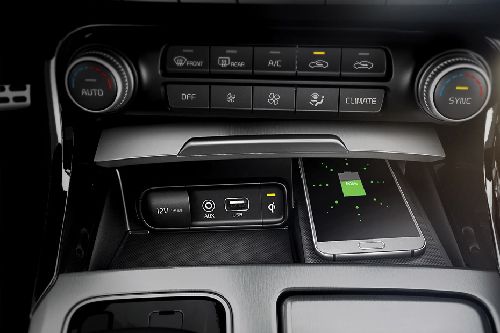 Front AC Controls of Kia Stinger Front AC Controls of Kia Stinger