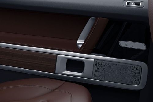 Speakers View of Mercedes-Benz G Class Speakers View of Mercedes-Benz G Class